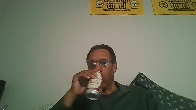 swimmer2496 online show from February 1, 2026, 2:54 am