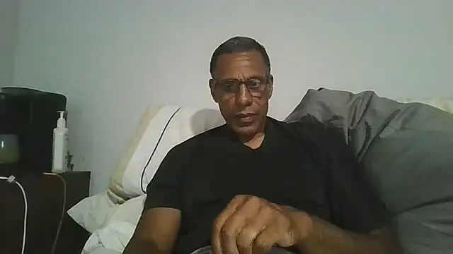 swimmer2496 online show from August 4, 2026, 3:11 am