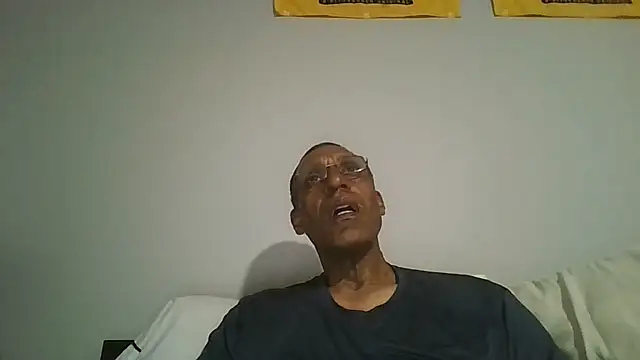 swimmer2496 online show from June 12, 2026, 5:16 am