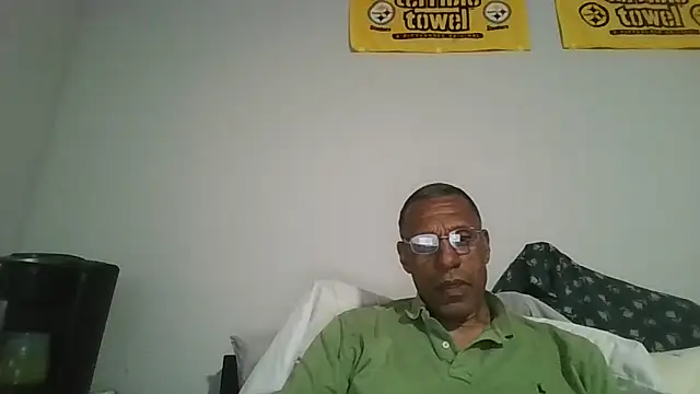 swimmer2496 online show from May 26, 2026, 12:09 am