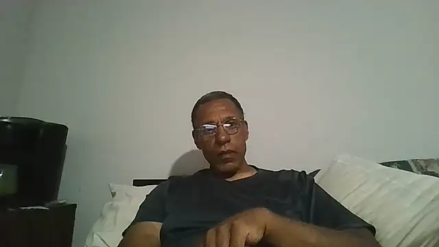 swimmer2496 online show from June 19, 2026, 5:02 am