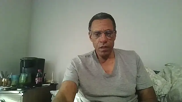 swimmer2496 online show from January 17, 2026, 9:07 pm