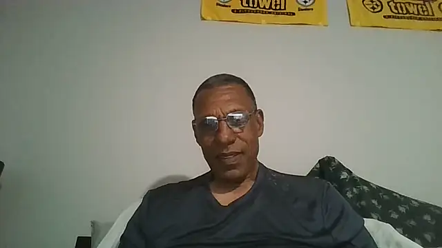 swimmer2496 online show from May 23, 2026, 1:48 am