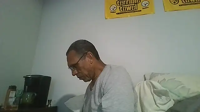 swimmer2496 online show from July 29, 2026, 1:38 am