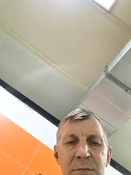 Snapshot of andrei73200 chatting on February 27, 2026, 1:22 pm andrei73200 online show from February 27, 2026, 1:22 pm