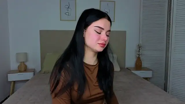 Snapshot of Silena_sky chatting on February 5, 2026, 2:13 pm Silena sky online show from February 5, 2026, 2:13 pm