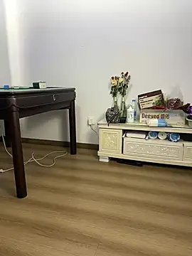 xiaotiantian-10 online show from April 17, 2026, 6:16 am