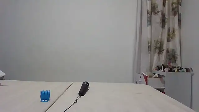 JadaMillss online show from April 19, 2026, 8:04 am