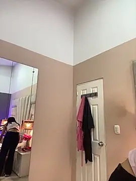 JuliaaVega online show from February 19, 2026, 12:13 pm