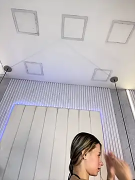 JuliaColemann online show from February 25, 2026, 12:05 pm