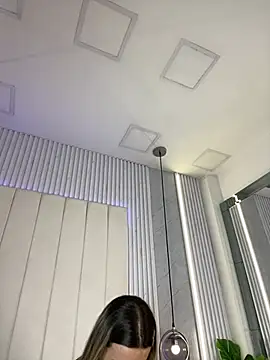 JuliaColemann online show from April 10, 2026, 12:01 pm