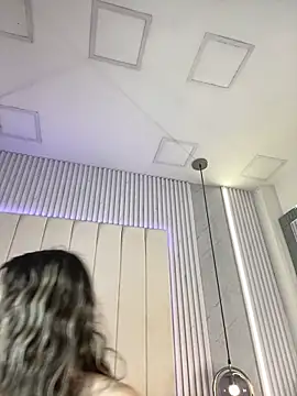 JuliaColemann online show from February 21, 2026, 11:23 am