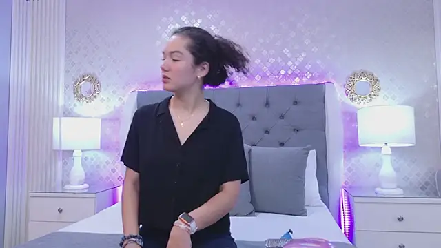 Snapshot of RoxanaAngel chatting on February 18, 2026, 5:53 pm RoxanaAngel online show from February 18, 2026, 5:53 pm