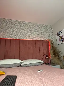 chiarabonds online show from April 1, 2026, 5:21 pm