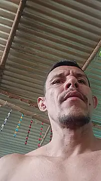 juanmaur22 online show from February 18, 2026, 1:51 pm