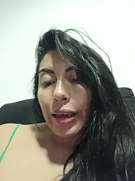 LizaLorini online show from August 4, 2026, 1:43 am