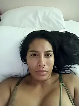 LizaLorini online show from April 22, 2026, 3:57 am