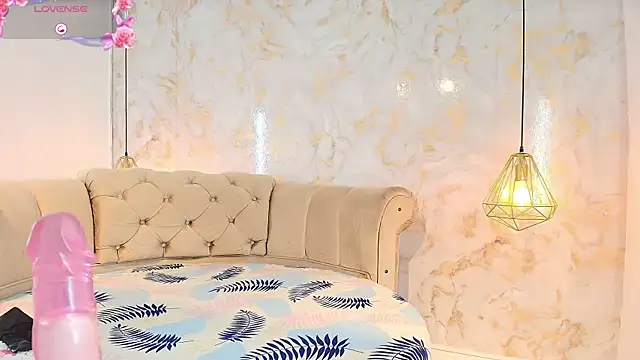 Snapshot of tifanibrown chatting on February 13, 2026, 12:38 pm tifanibrown online show from February 13, 2026, 12:38 pm