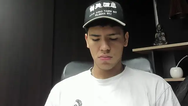 Snapshot of Tobias_Vega chatting on February 17, 2026, 12:19 am Tobias Vega online show from February 17, 2026, 12:19 am