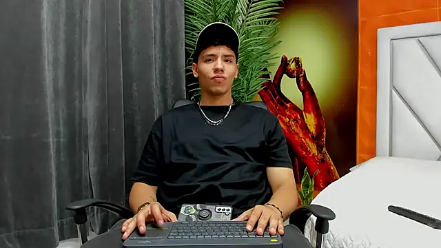 Tobias Vega online show from March 27, 2026, 11:38 pm