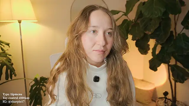 Scarlett NoirMuse online show from February 22, 2026, 12:35 am