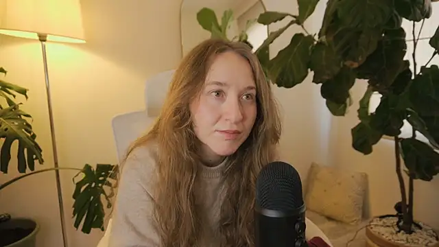 Scarlett NoirMuse online show from February 15, 2026, 12:26 pm