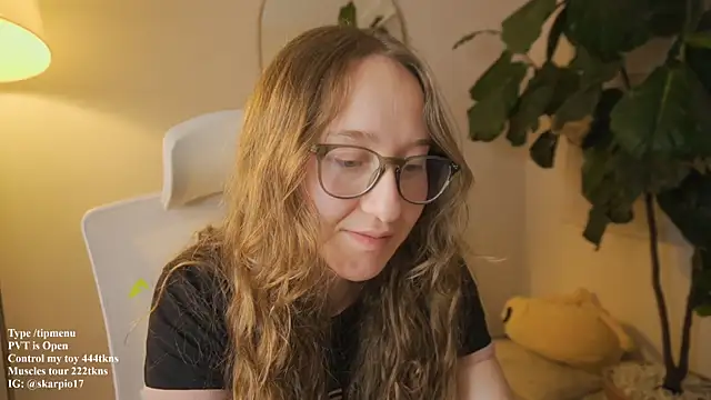 Snapshot of Scarlett_NoirMuse chatting on May 15, 2026, 11:03 pm Scarlett NoirMuse online show from May 15, 2026, 11:03 pm