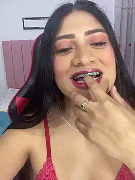 Snapshot of GabrielaZuluaga chatting on February 13, 2026, 6:24 am GabrielaZuluaga online show from February 13, 2026, 6:24 am