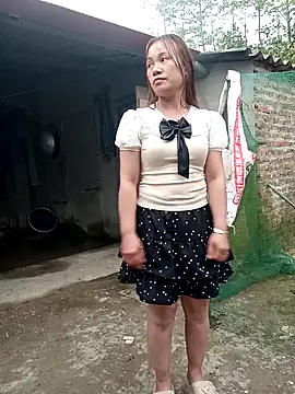 cutebobi online show from March 17, 2026, 9:23 am