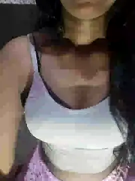 Ayesha Khan1 online show from April 12, 2026, 11:41 pm