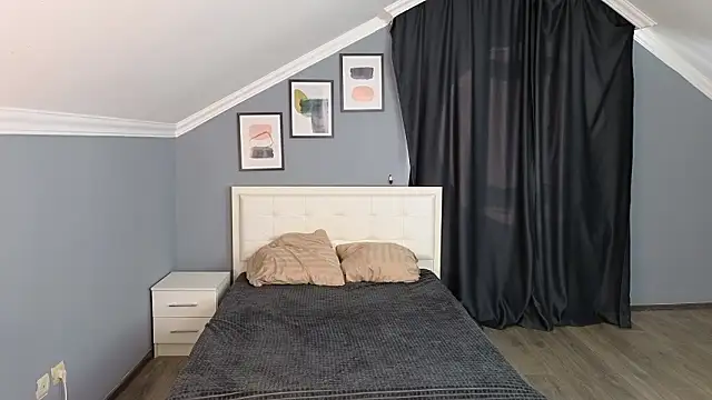 Snapshot of Naomi_Demio chatting on February 11, 2026, 9:09 am Naomi Demio online show from February 11, 2026, 9:09 am