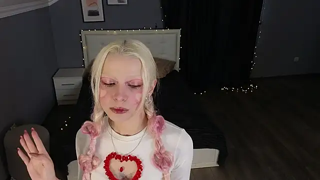 Snapshot of Naomi_Demio chatting on February 14, 2026, 9:20 am Naomi Demio online show from February 14, 2026, 9:20 am