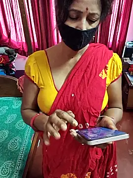 Snapshot of Little-Roshni chatting on June 10, 2026, 6:36 am Little-Roshni online show from June 10, 2026, 6:36 am