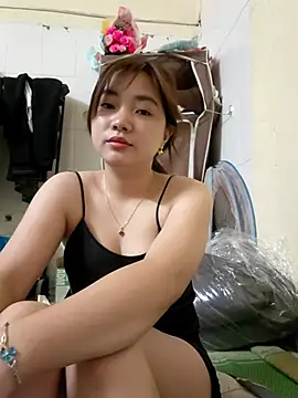 Snapshot of Pinks_cool chatting on July 4, 2026, 7:37 am Pinks cool online show from July 4, 2026, 7:37 am