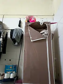 Pinks cool online show from March 25, 2026, 3:44 pm