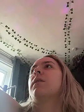 bambibabyy online show from February 9, 2026, 2:48 pm