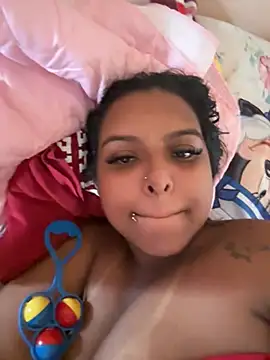 Snapshot of bella_255 chatting on February 14, 2026, 6:30 pm bella 255 online show from February 14, 2026, 6:30 pm