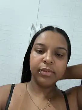 Snapshot of bella_255 chatting on April 7, 2026, 1:02 pm bella 255 online show from April 7, 2026, 1:02 pm