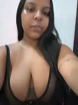 Snapshot of bella_255 chatting on March 28, 2026, 6:42 pm bella 255 online show from March 28, 2026, 6:42 pm