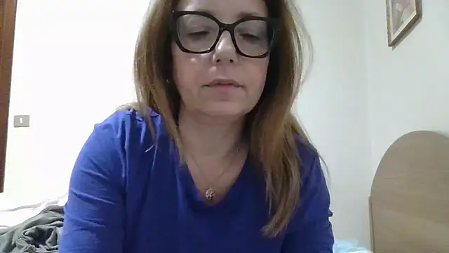 Snapshot of Miasexmilf chatting on February 21, 2026, 5:42 am Miasexmilf online show from February 21, 2026, 5:42 am