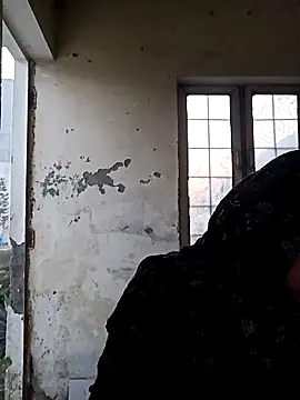 Cute-karisma1234 online show from February 7, 2026, 1:46 am