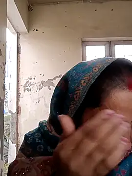 Cute-karisma1234 online show from February 17, 2026, 1:47 am