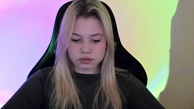 Snapshot of Lulu_Di chatting on February 22, 2026, 2:14 am Lulu Di online show from February 22, 2026, 2:14 am