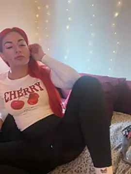 MrsRedFoxy online show from March 15, 2026, 12:34 pm