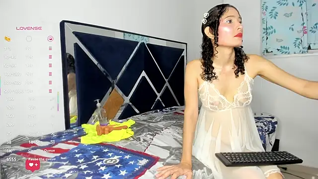 Snapshot of Ninna_Vergara chatting on July 5, 2026, 1:32 am Ninna Vergara online show from July 5, 2026, 1:32 am