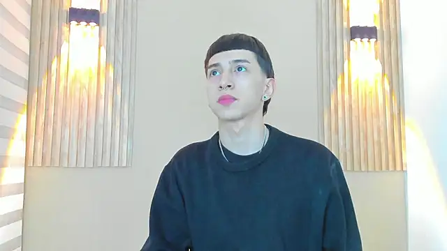 Snapshot of lian_cameron chatting on February 19, 2026, 3:58 am lian cameron online show from February 19, 2026, 3:58 am