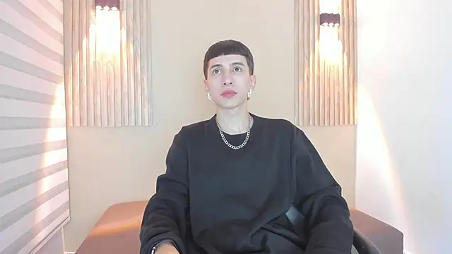 Snapshot of lian_cameron chatting on February 12, 2026, 3:39 am lian cameron online show from February 12, 2026, 3:39 am