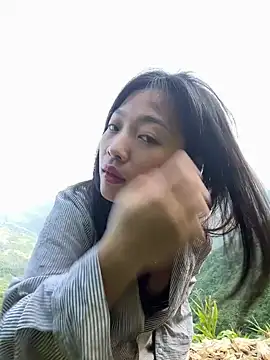 Snapshot of Lyn-be99 chatting on July 22, 2026, 12:01 am Lyn-be99 online show from July 22, 2026, 12:01 am