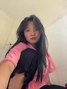 Snapshot of Lyn-be99 chatting on February 20, 2026, 6:59 am Lyn-be99 online show from February 20, 2026, 6:59 am