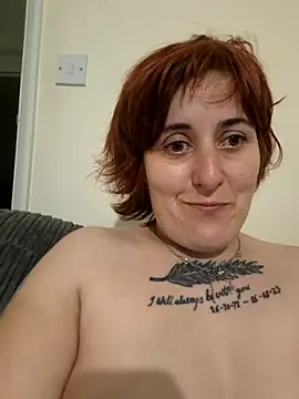 Snapshot of Tiara_XOX chatting on June 16, 2026, 3:50 am Tiara XOX online show from June 16, 2026, 3:50 am